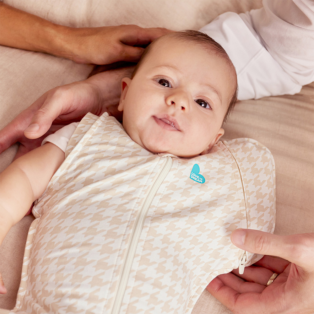 Swaddle Up™ Transition Bag Original 1.0 TOG – Tan Houndstooth - Image 3